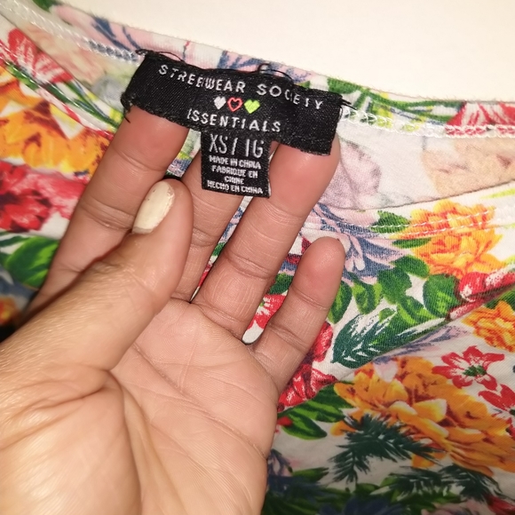 Streetwear Society Essentials floral printed crop - Picture 3 of 3